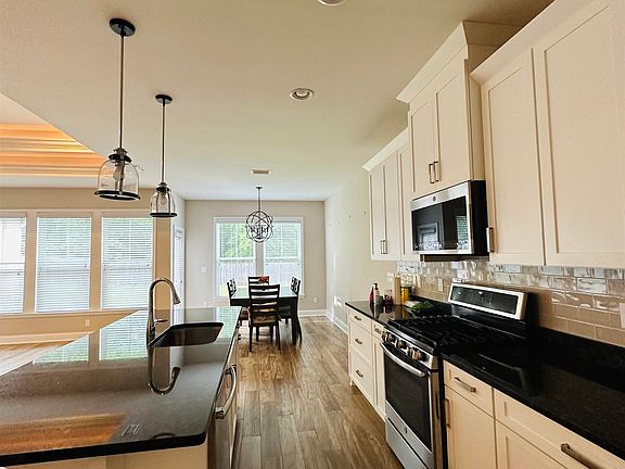 5th image of 2501 Capstone Dr
