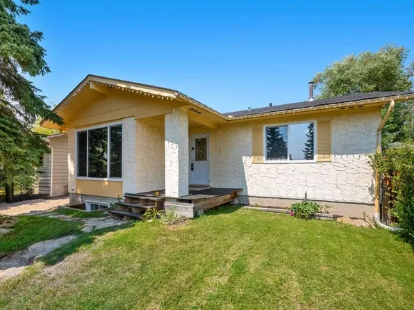 125 S Carr Pl, Okotoks, AB T1S 1E2