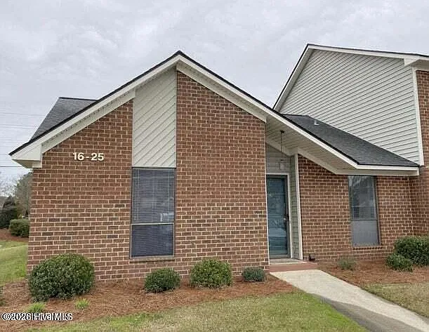 16 Upton Ct — Photo 1
