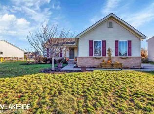 35734 Walden Ct, New Baltimore, MI 48047