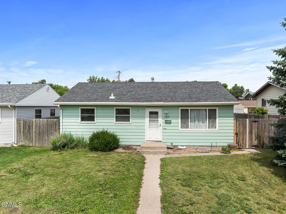 1st image of 1925 8th Ave W