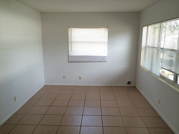 4th image of 6411 N Manhattan Ave