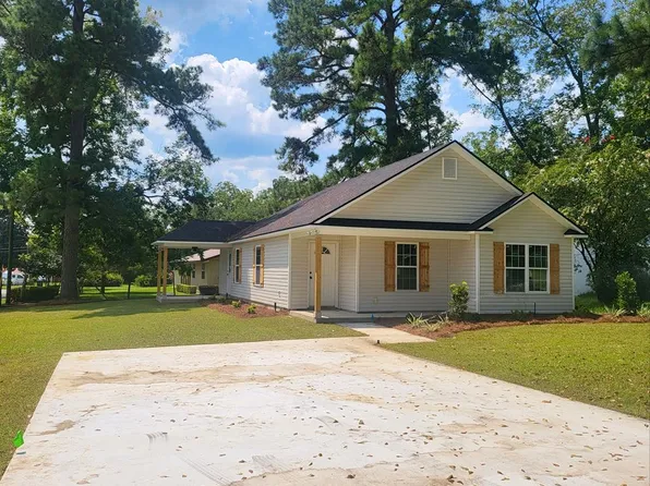 602 Hull Ave, Nashville, GA 31639