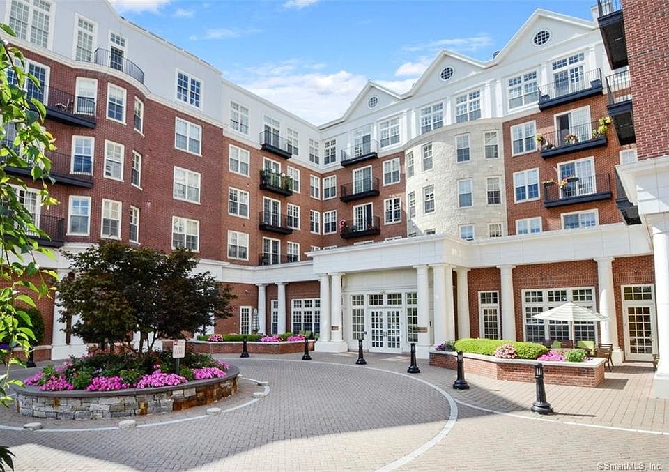 2nd image of 85 Memorial Rd APT 409