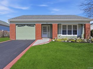 506 Lancaster Court, Ridge, NY 11961