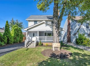 2128 Hampstead Rd, Cleveland Heights, OH 44118