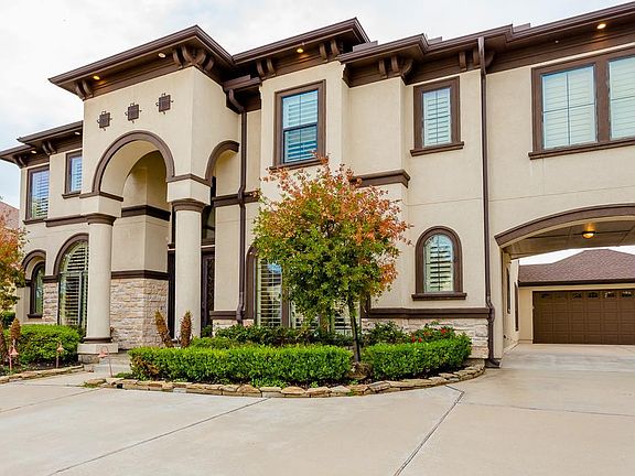 2nd image of 610 Moss Hammock Way