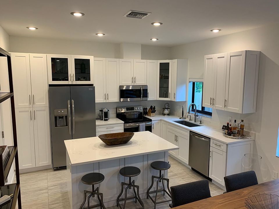 1st image of 1024 NE 33rd St