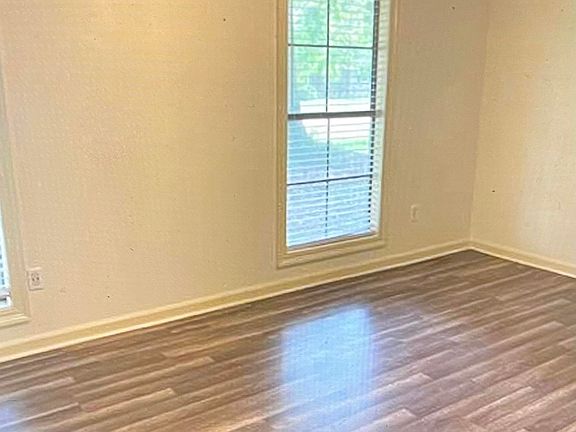 5th image of 9133 Shadow Bluff Ave