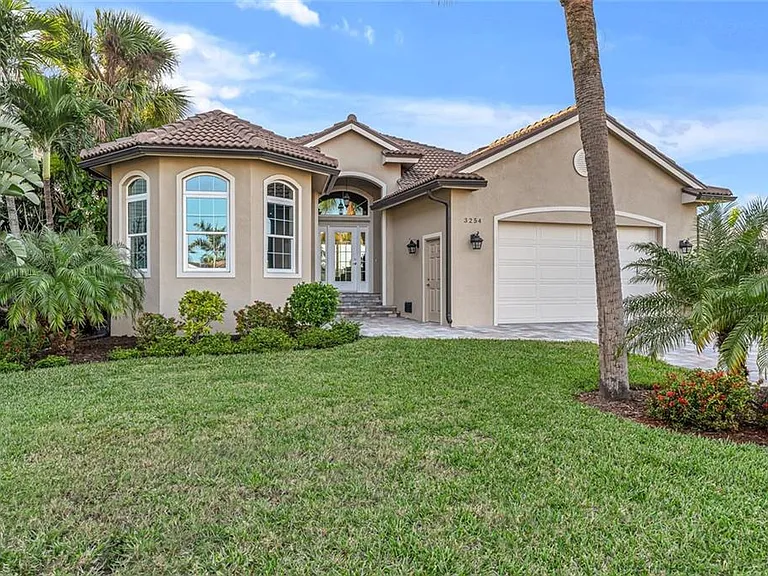 3254 Lakeview Dr — Photo 4