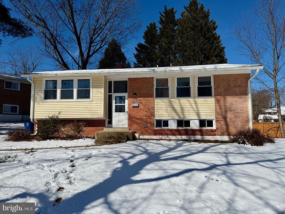 1st image of 905 Playford Ln