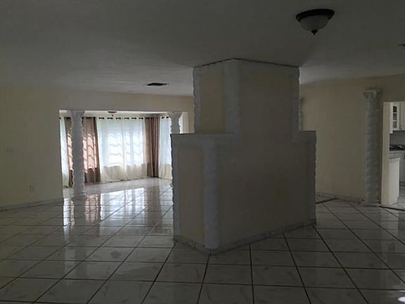 4th image of 9366 Jamaica Dr