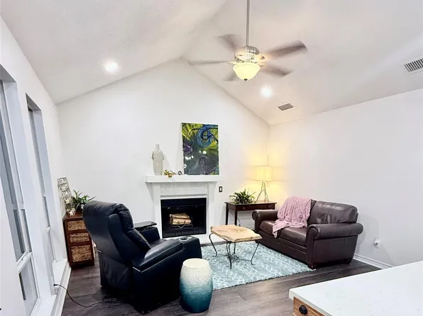 188 Candlelight Path, Hawkins, TX 75765