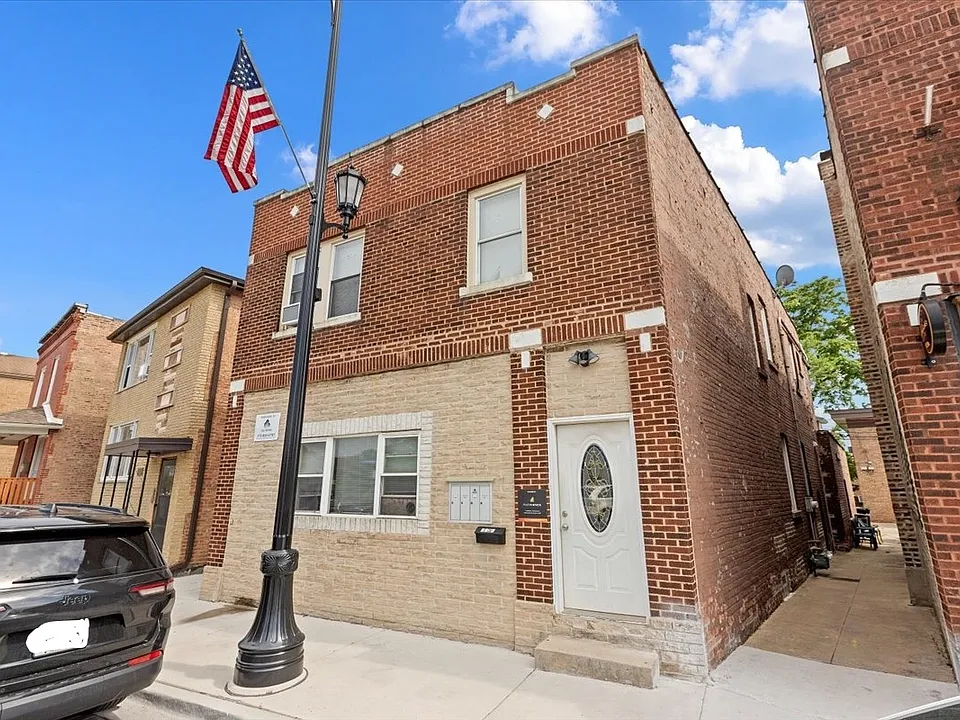 7136 Windsor Ave #2R