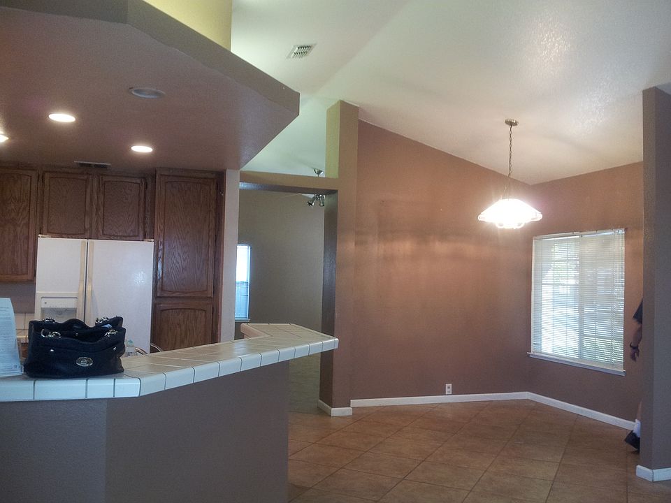 Kitchen and dining room area