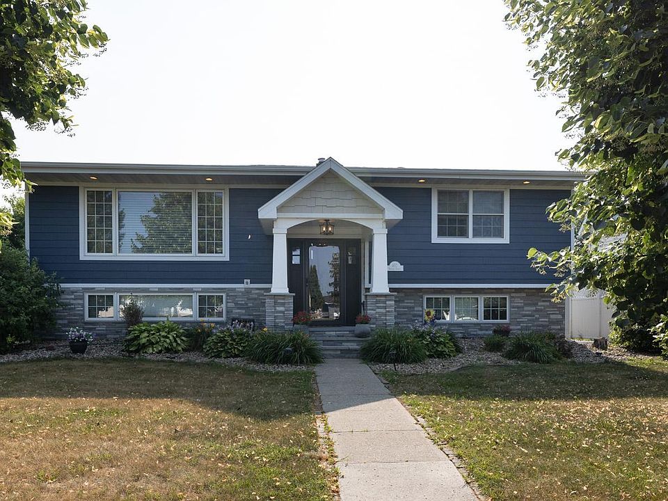 1st image of 407 Hougen St S