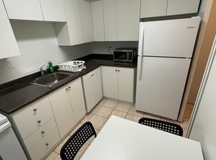 140 Carlton St #14, Toronto, ON M5A 3W7