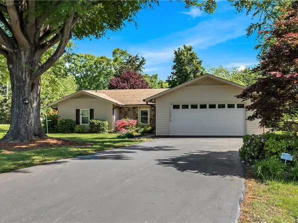 1355 Bunny Trl, Winston Salem, NC 27105