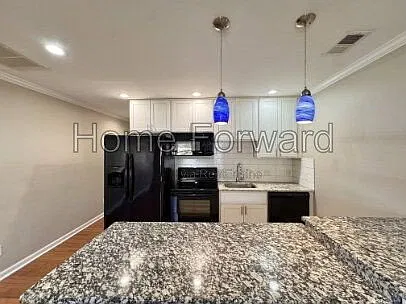 2 bed, 1.0 bath, 715 sqft, $1,000 — Photo 3