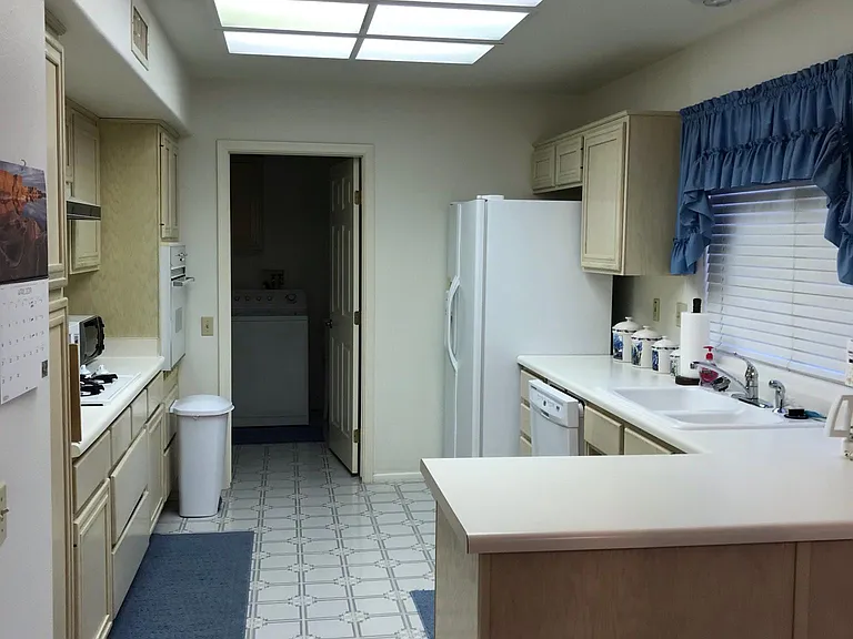 14626 W Huron Dr — Photo 8