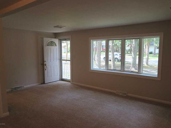 5th image of 22 Kenyon Dr