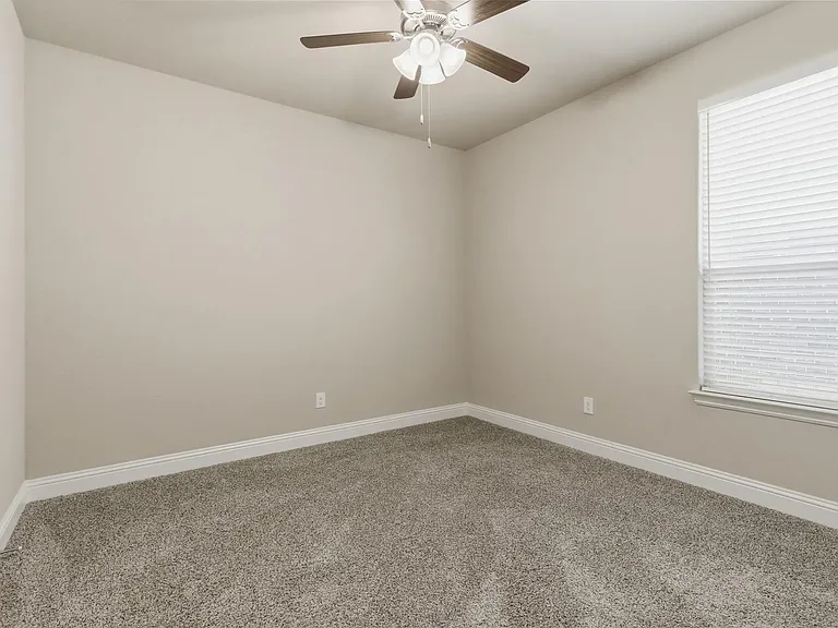 1012 Kensington Way — Photo 26