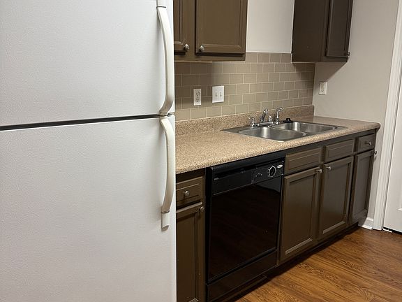 4th image of 717 Casey Ln
