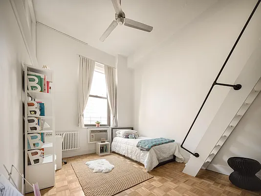 Sold by Nancy Packes Inc. | media 10