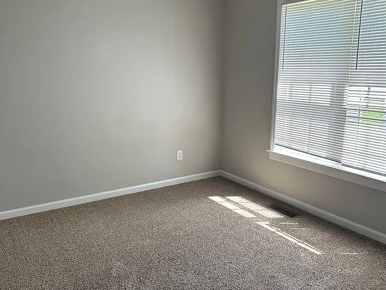 1504 Manora Ct — Photo 6