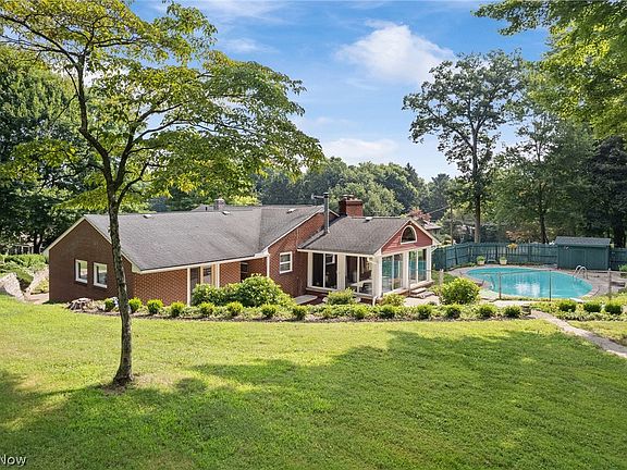 5th image of 4290 Woodedge Blvd