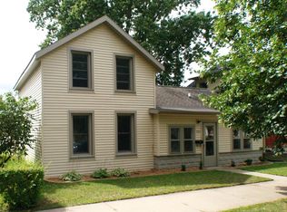 932 Adams St, La Crosse, WI 54601