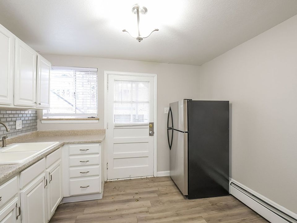1st image of 1033 Ammons St #1033