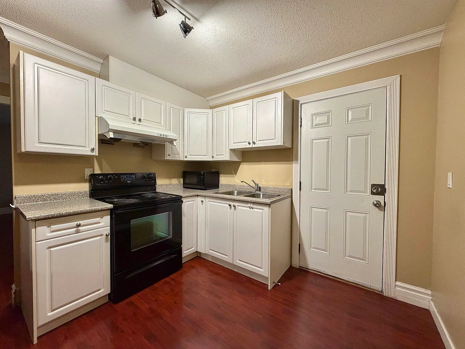 1 bed, 500 sqft, $1,350 — Photo 1