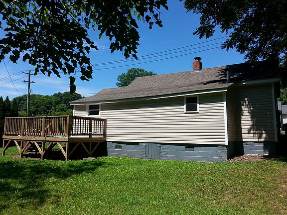 3rd image of 403 S 11th St