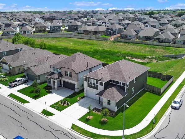 722 Palo Brea Loop, Hutto, TX 78634