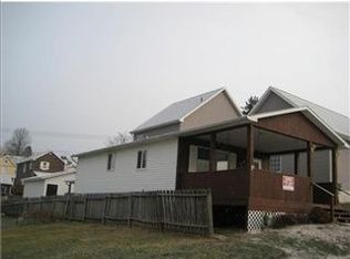 44 Penn Ave, North Irwin, PA 15642
