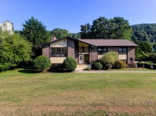 610 Greenwood Dr, Clinton, TN 37716