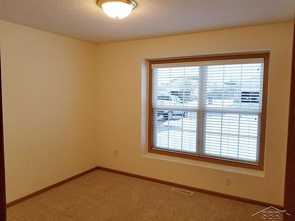 4th image of 5835 S Lakecress Dr