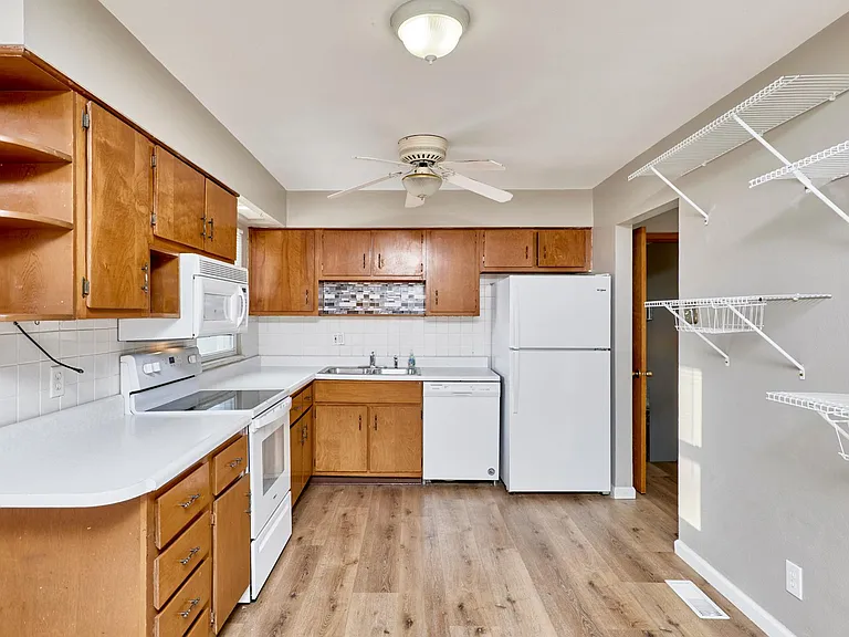 3204 Bristol Hall Dr — Photo 10