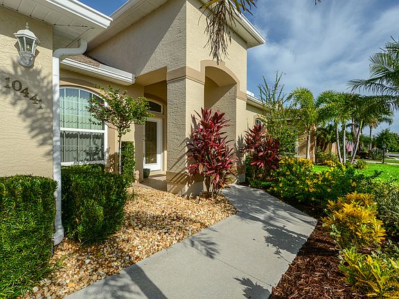 4th image of 10441 Old Grove Cir