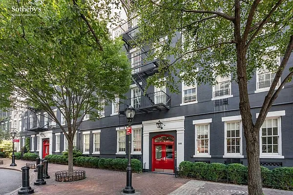 Sold by Sotheby's International Realty | media 25