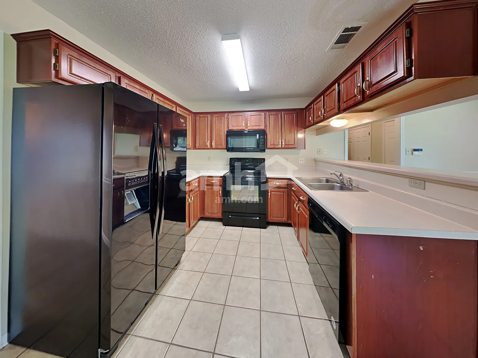 4 bed, 2.5 bath, 2180 sqft, $2,120 — Photo 3