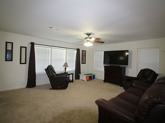 5th image of 895 Morning Glory Dr