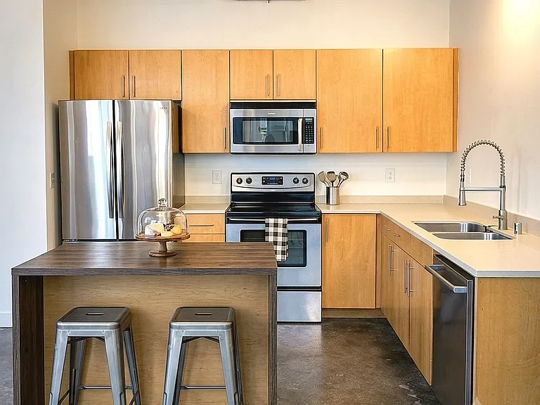 1001 Belleview St #202 — Photo 7