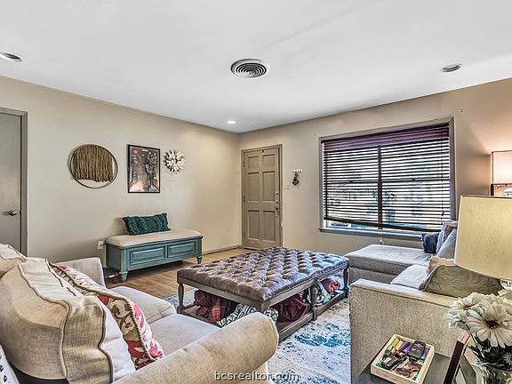 4th image of 1404 Skrivanek Ct