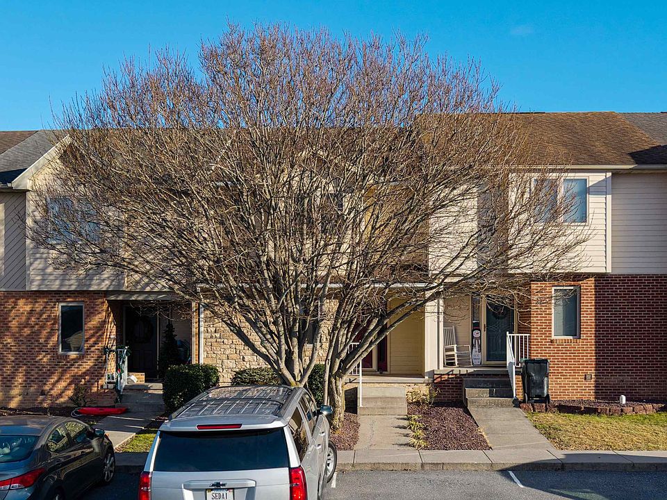 1st image of 216 Walnut Dr