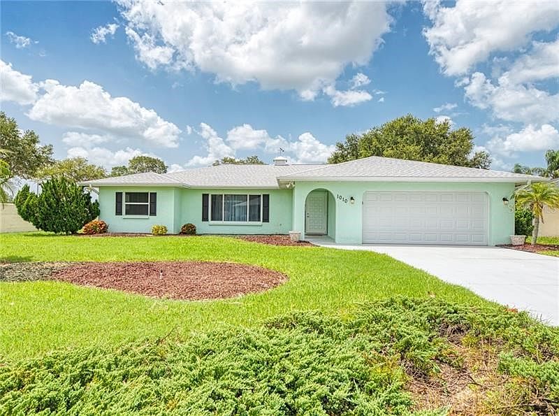 1010 Malibu Ct - Large Pool located on a Large Pond and Greenbelt