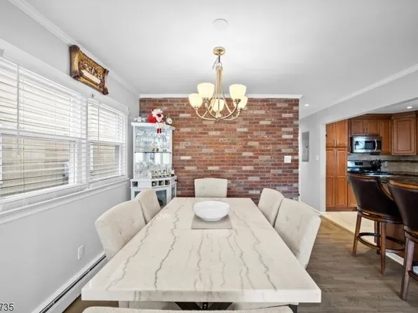 511 Davis Avenue image 13 of 20