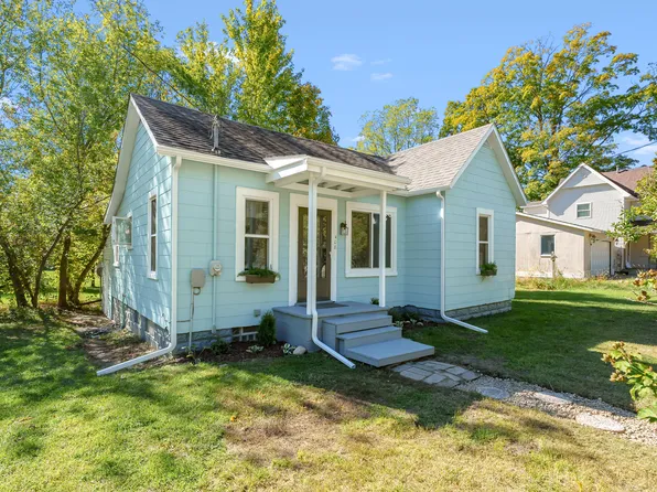408 E Walnut St, Bloomingdale, MI 49026