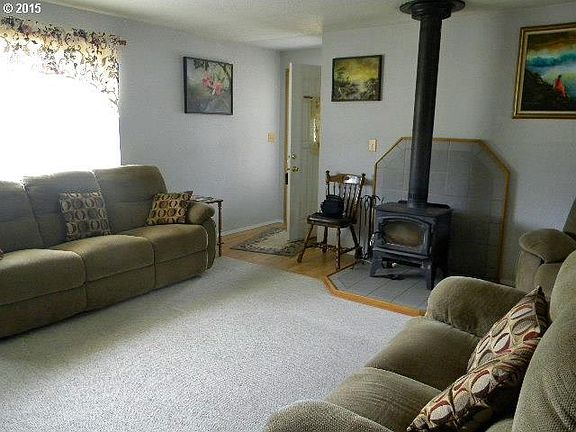 4th image of 1123 Crocker Ave